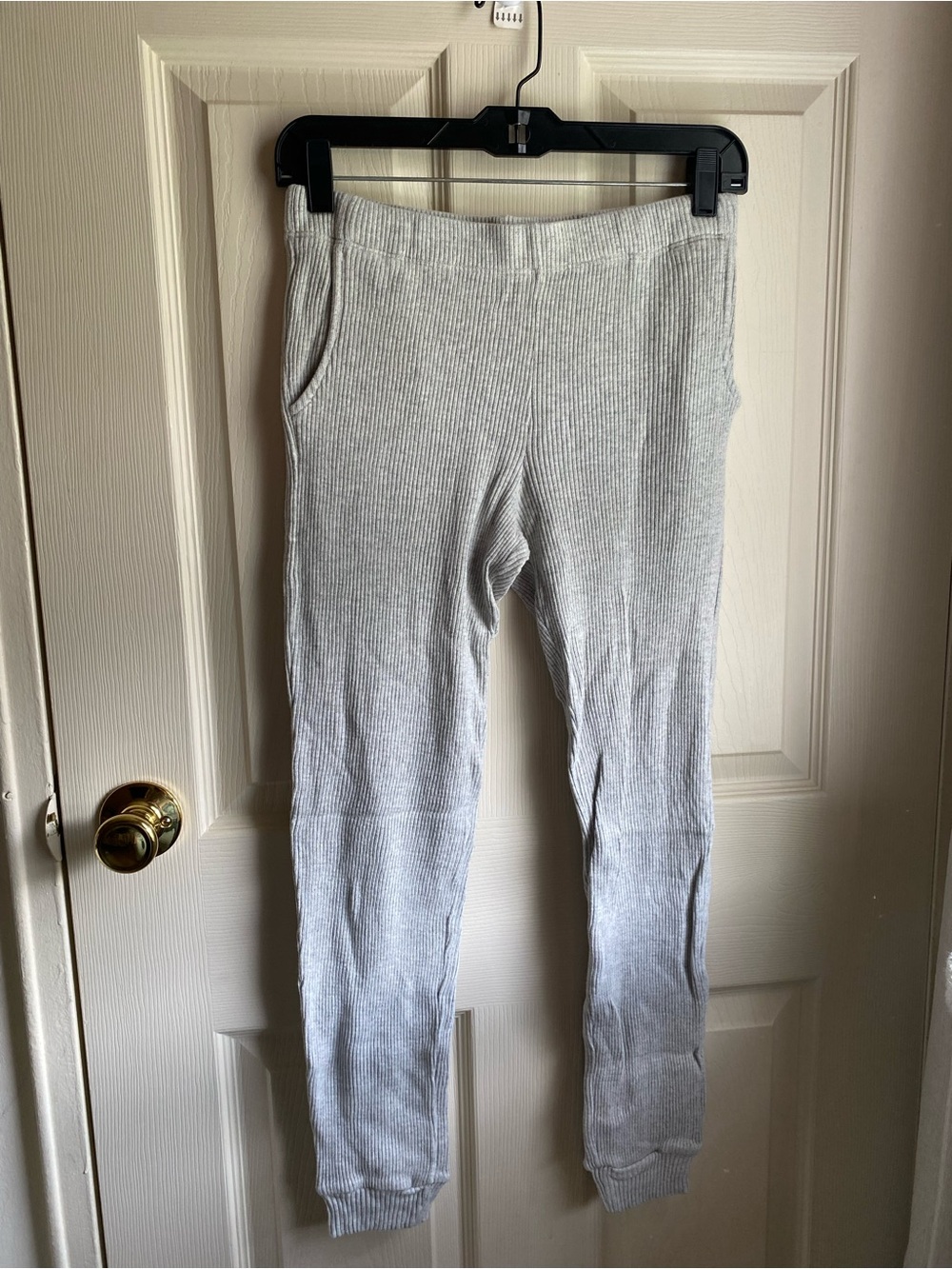 Monrow Women’s Light Gray Ribbed Leggings